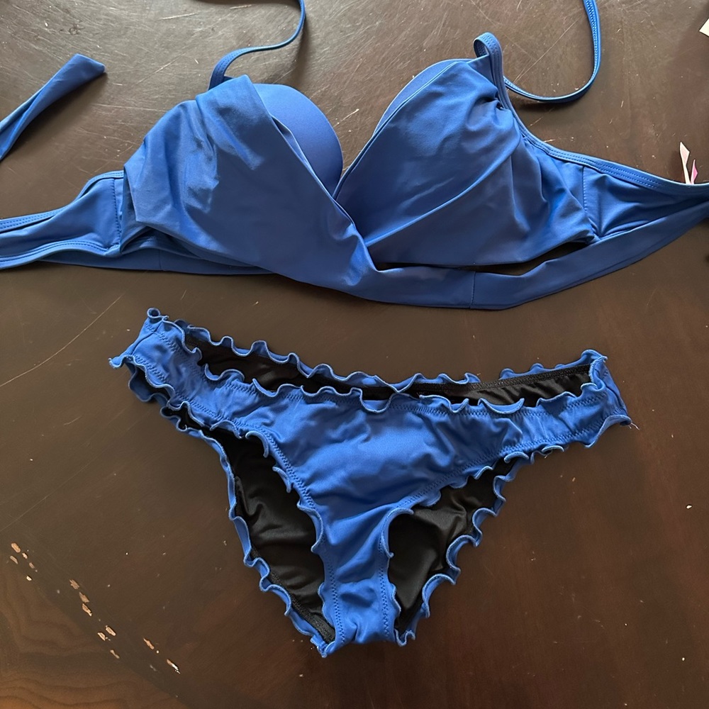 Victorias Secret wrap around bikini 32DD top, S bottom